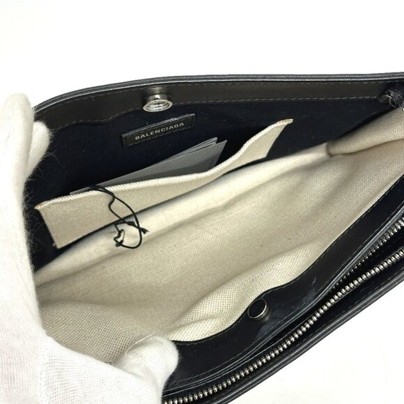 BALENCIAGA Black Leather Shoulder Bag - Picture 8 of 12